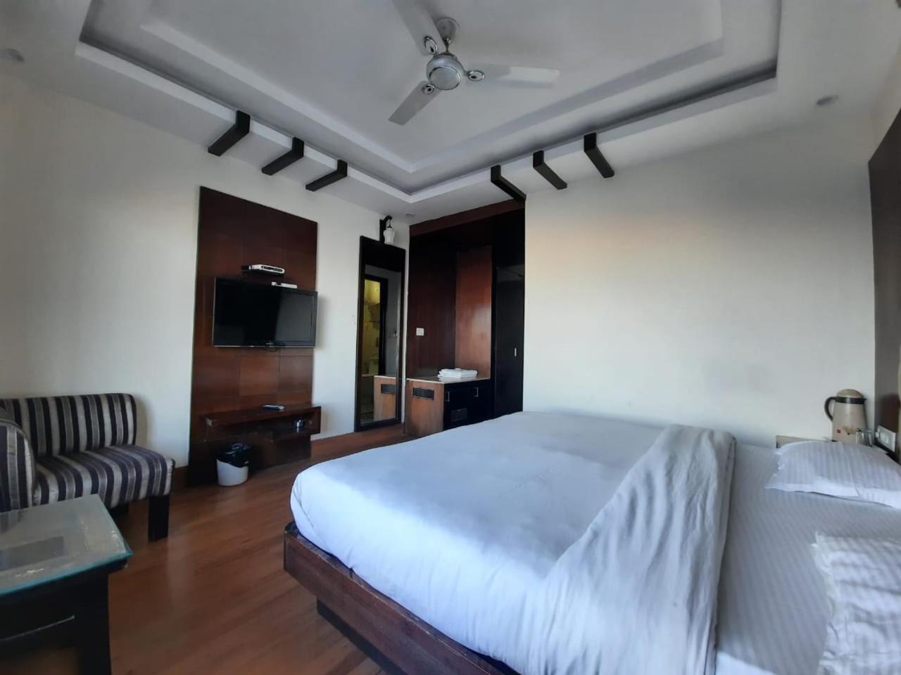 Basera Hotel Mussoorie Esterno foto