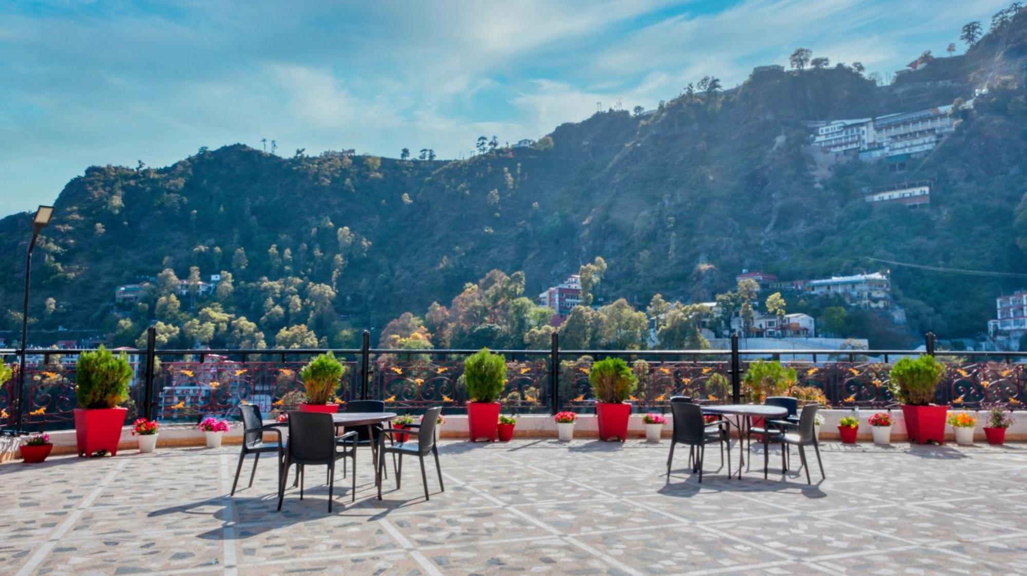 Basera Hotel Mussoorie Esterno foto