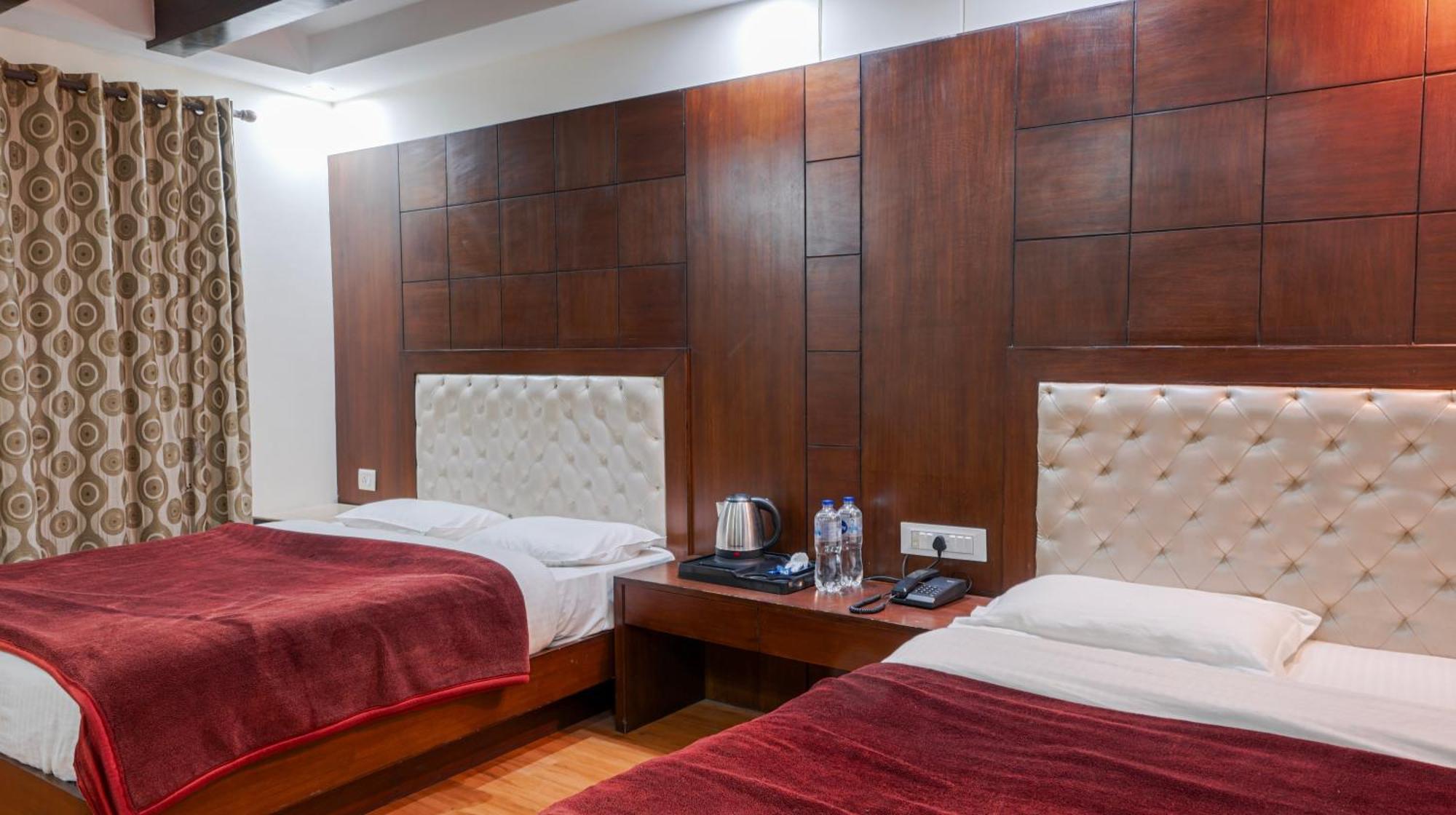 Basera Hotel Mussoorie Esterno foto